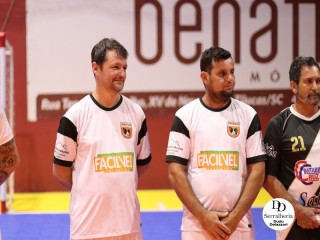 
<a style='margin-left: 5px;' class='btn btn-xs btn-social btn-facebook' href='https://www.facebook.com/sharer/sharer.php?u=https://boladovale.com.br/imgs/800-800-90/conteudo/fotos/2048/img9147.jpg' rel='popup' data-width='500' data-height='400'><i class='fa fa-facebook'></i>Compartilhar <span class='hidden-xs'>no Facebook</span>
</a> 
<a class='btn btn-default btn-xs' target='_blank' href='imgs/800-800-90/conteudo/fotos/2048/img9147.jpg'>
<span class='glyphicon glyphicon-cloud-download'></span> Salvar
</a> 
<span></span>