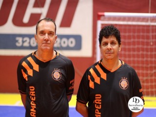 
<a style='margin-left: 5px;' class='btn btn-xs btn-social btn-facebook' href='https://www.facebook.com/sharer/sharer.php?u=https://boladovale.com.br/imgs/800-800-90/conteudo/fotos/2048/img9152.jpg' rel='popup' data-width='500' data-height='400'><i class='fa fa-facebook'></i>Compartilhar <span class='hidden-xs'>no Facebook</span>
</a> 
<a class='btn btn-default btn-xs' target='_blank' href='imgs/800-800-90/conteudo/fotos/2048/img9152.jpg'>
<span class='glyphicon glyphicon-cloud-download'></span> Salvar
</a> 
<span></span>